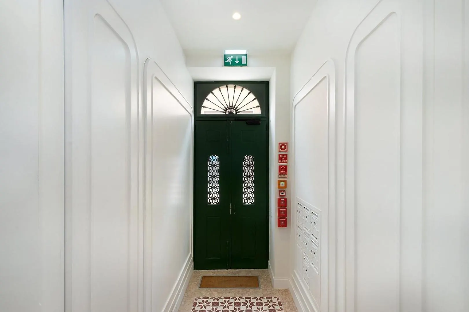 Apartment Guestready - Modern And Exquisite Apt Near Estrela Lisbon Portugal